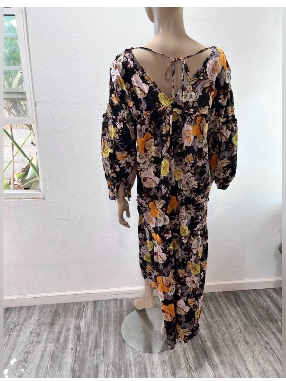 Who what wear Plus-Size Floral V-Neck High-Low Dress in Black